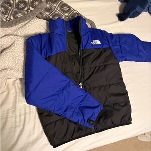 The North Face Boys Size S Blue and Black Puffer Jacket (size 7-8)